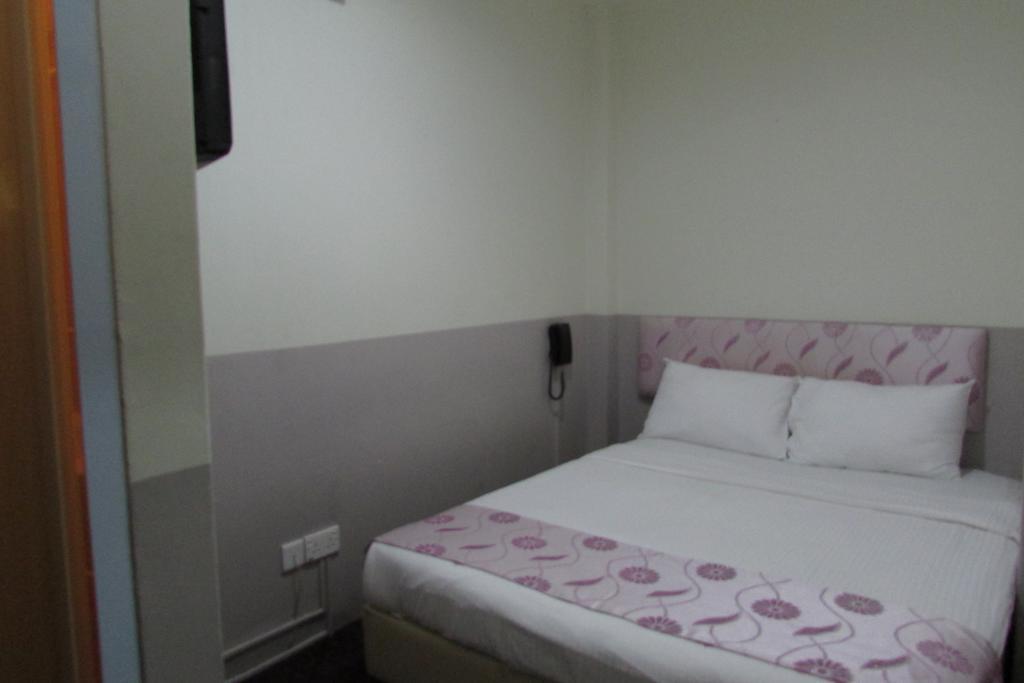 Khách sạn Meriton 2*